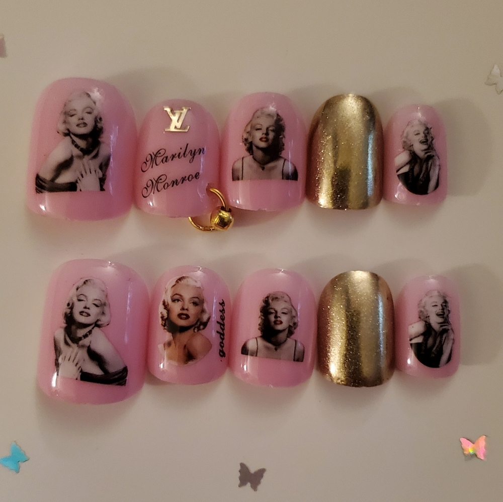 Nails 💅 - Picture 2 of 7